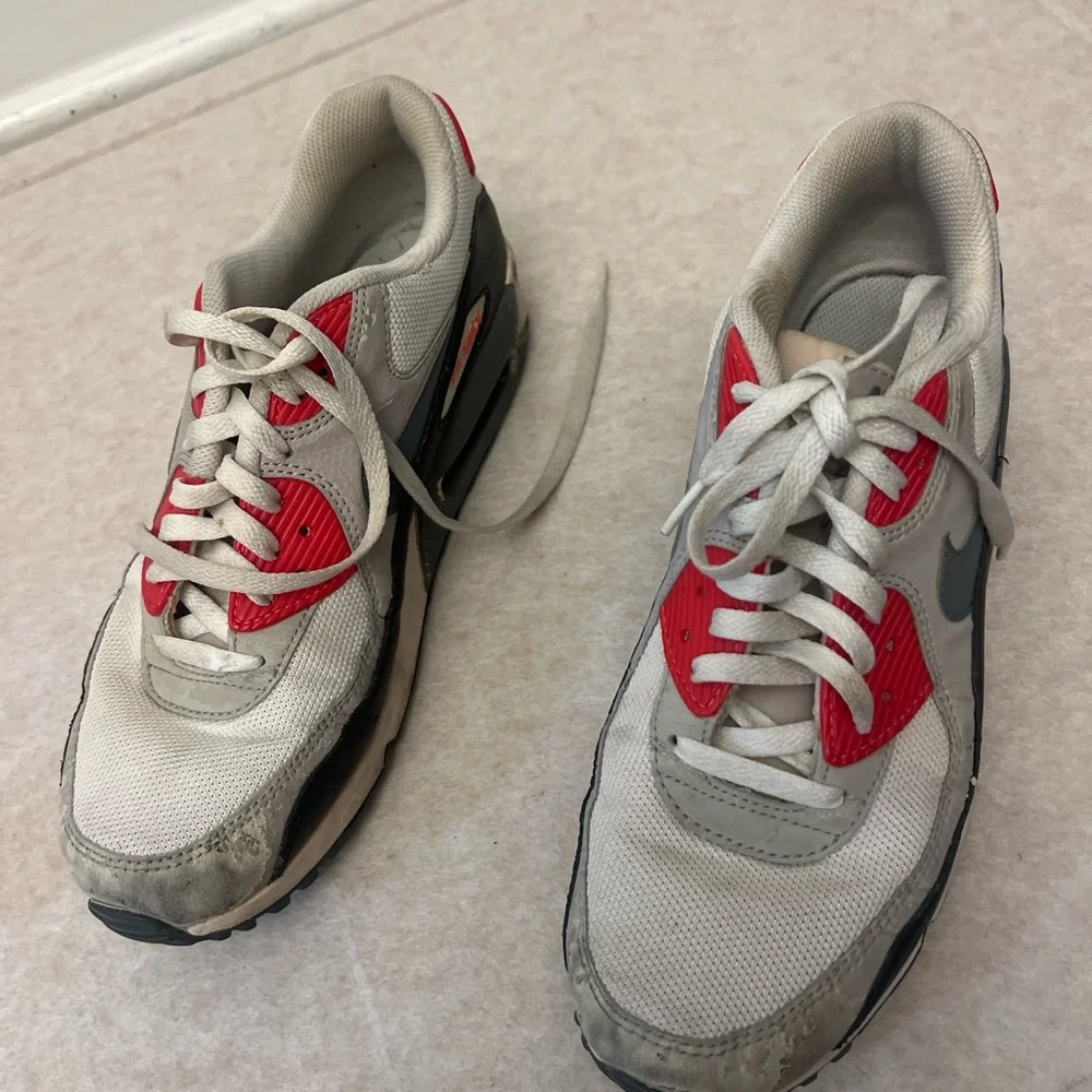 Nike‎ Air Max Shoes Red and Gray